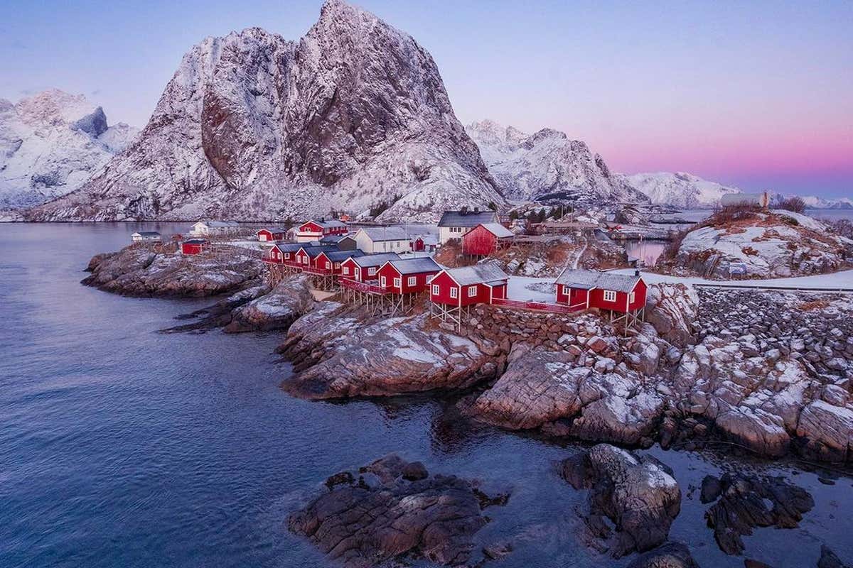 Aurora boreale 2025: dove vederla e dove soggiornare in Nord Europa
